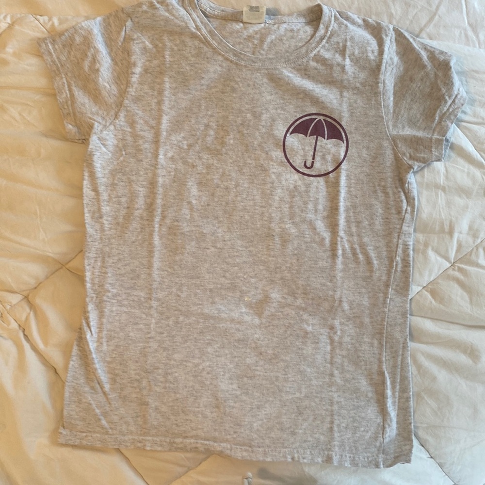 If you are a fan!  “Rare”  “The Umbrella Academy season 1” crew T shirt.